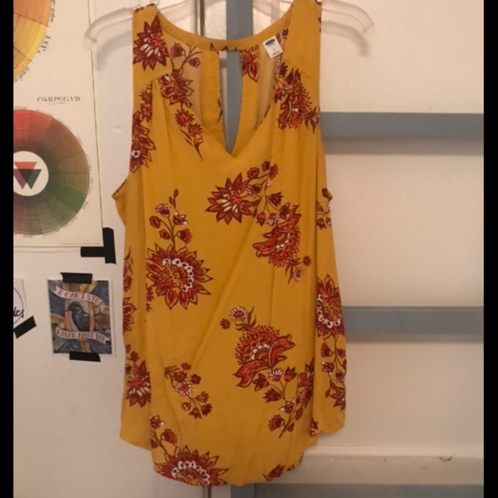 FLORAL SLEEVELESS TOP